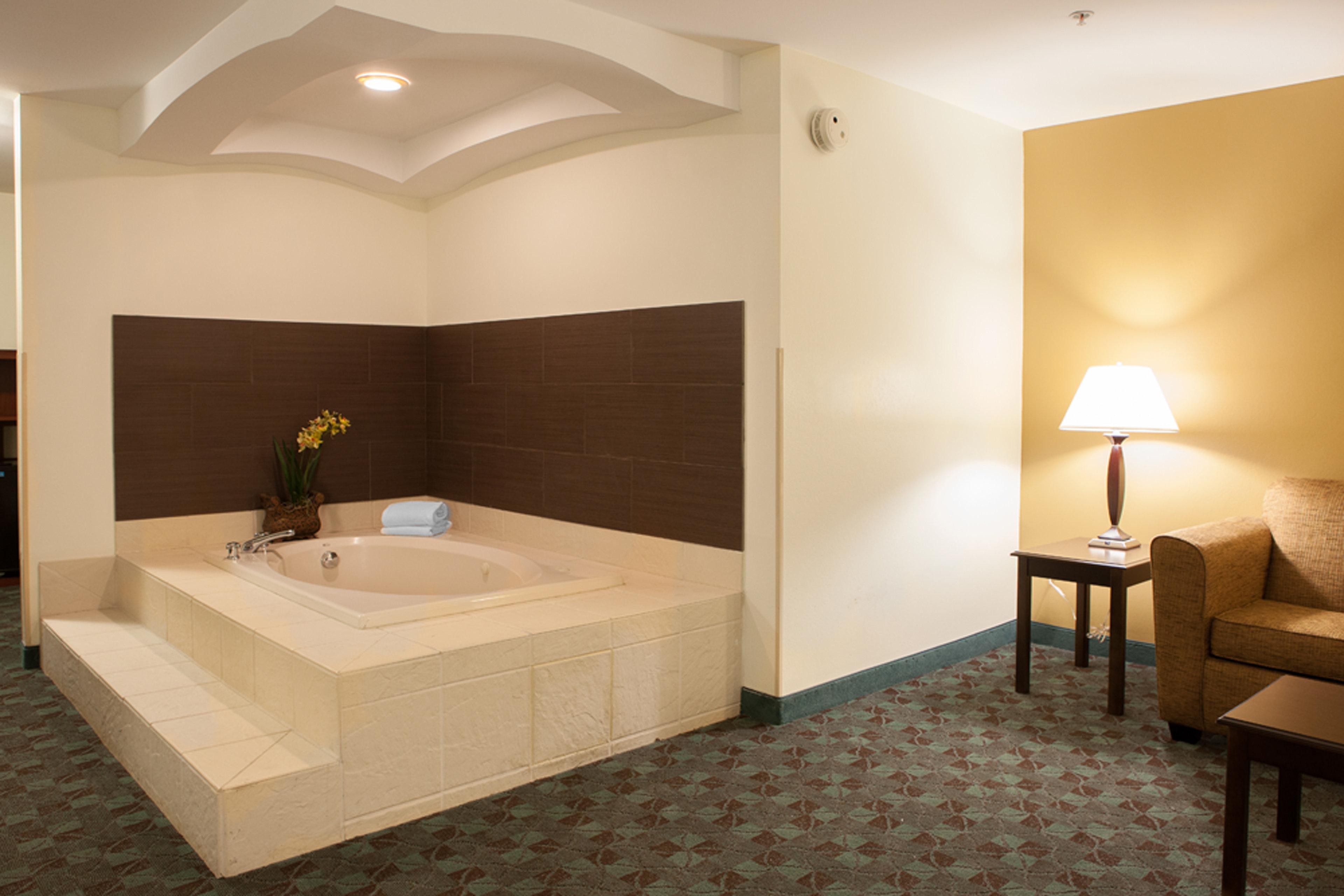 Holiday Inn Express Hotel & Suites Canton, An Ihg Hotel Екстер'єр фото